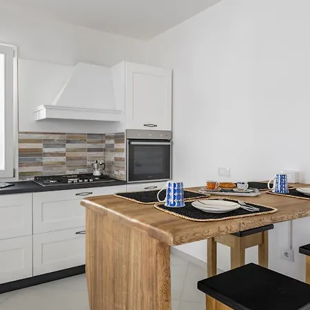 Prato Al Mare Apartment *
